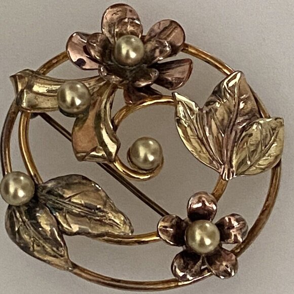 Vintage Signed Barclay Circle Wreath Brooch Pin Faux Seed‎ Pearl Gold Tone 1.5" - Picture 4 of 16